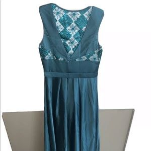 Dorisqueen womens long maxi formal dress sz L bust 50”  lined green.